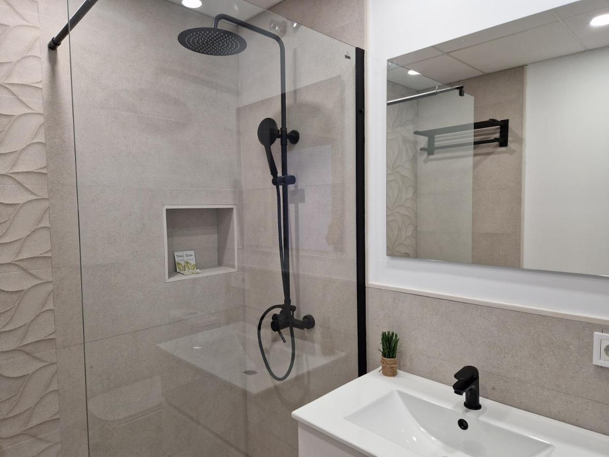 Pavone Apartments مالقة المظهر الخارجي الصورة